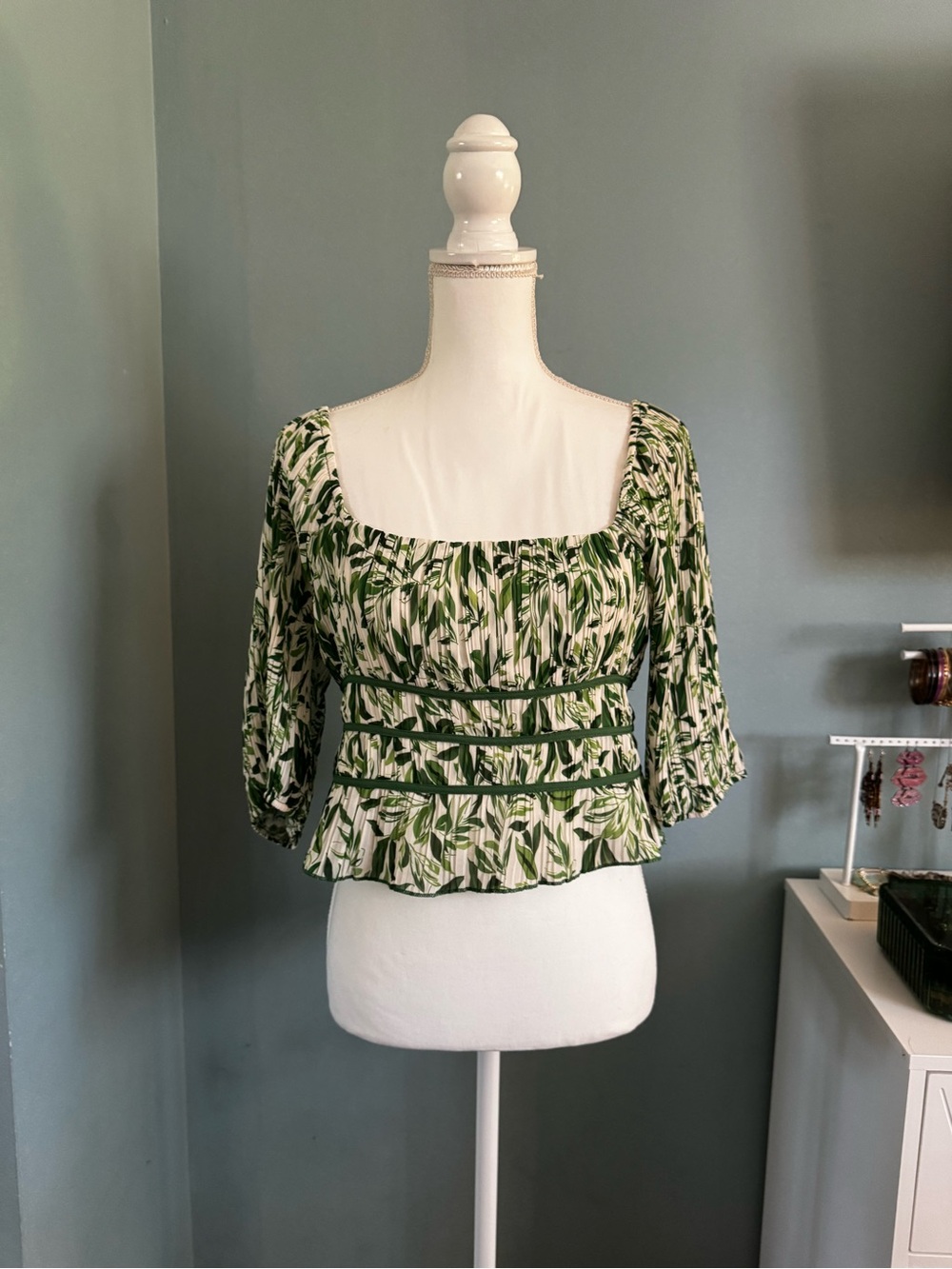 NWT Vernacular Palm Leaf-Print Square Neck Peasant Top - Green Medium